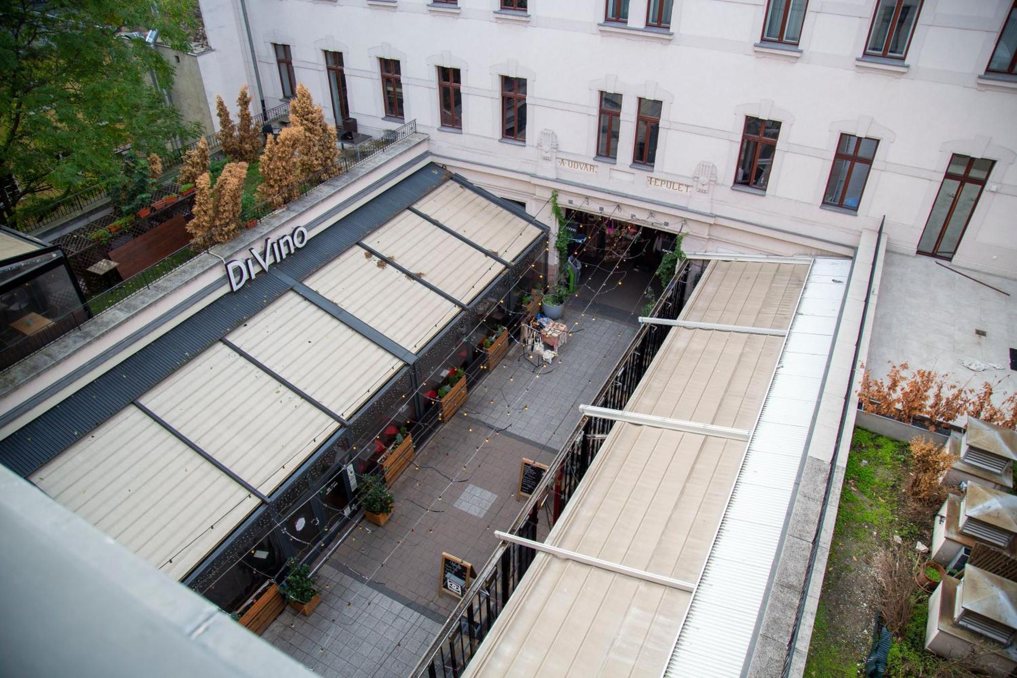 Global Living - Downtown Cozy Home In The Gozsdu Garden Budapest Exterior photo